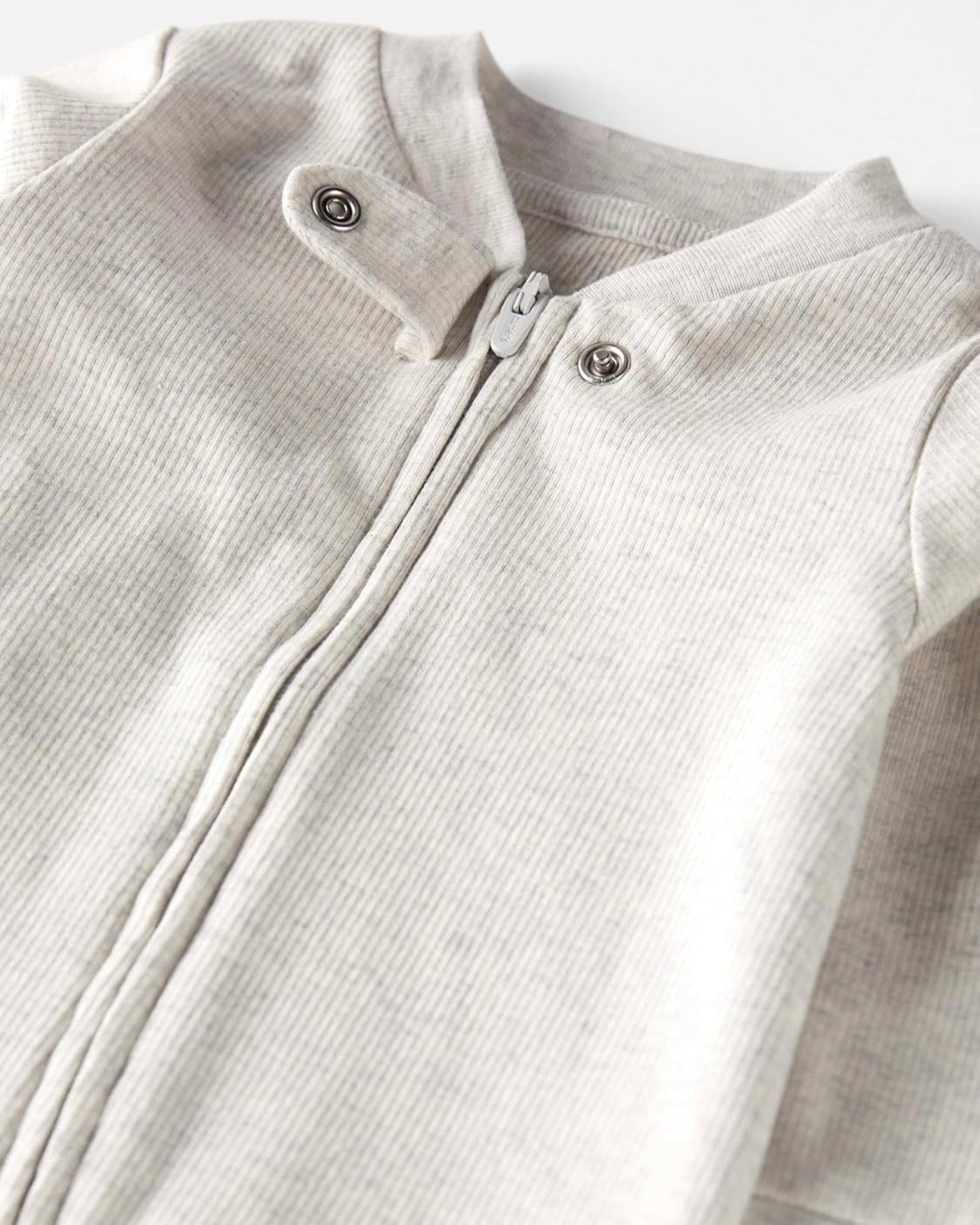 Pijama Suave Gris Bebé Unisex